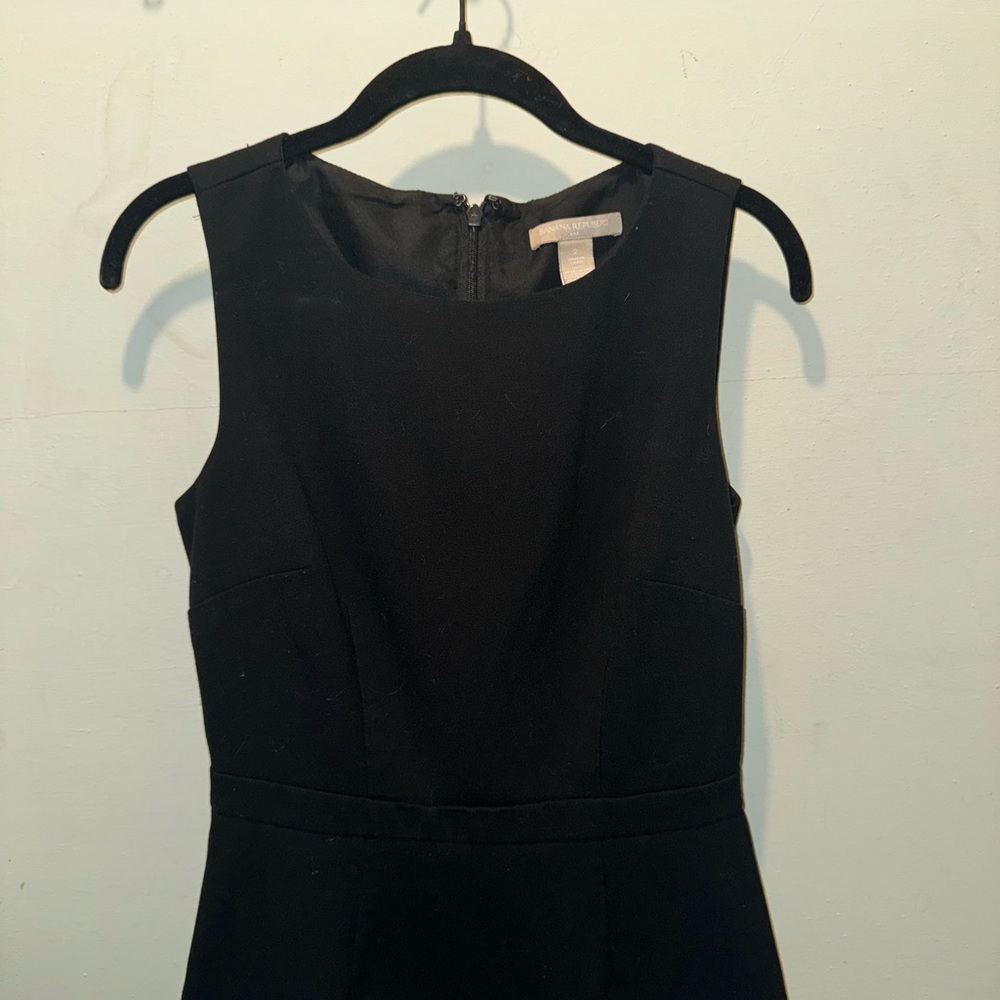 Elegant Black Sleeveless Dress